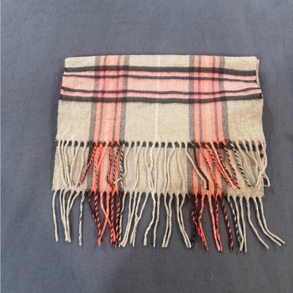 Checker Scarf - Picture 1 of 4